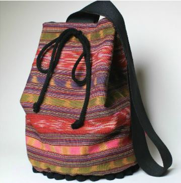 Lined fabric bucket bag tutorial with drawstring close and round bottom