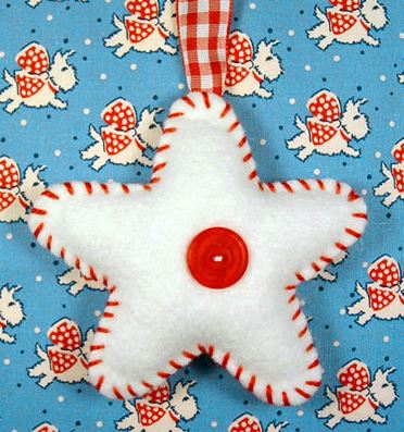 Felt star holiday ornament free sewing pattern