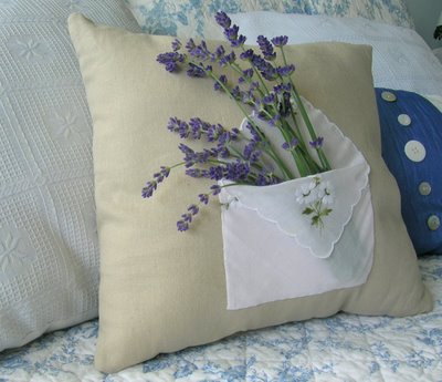 Pillow pattern from handkerchief with pocket