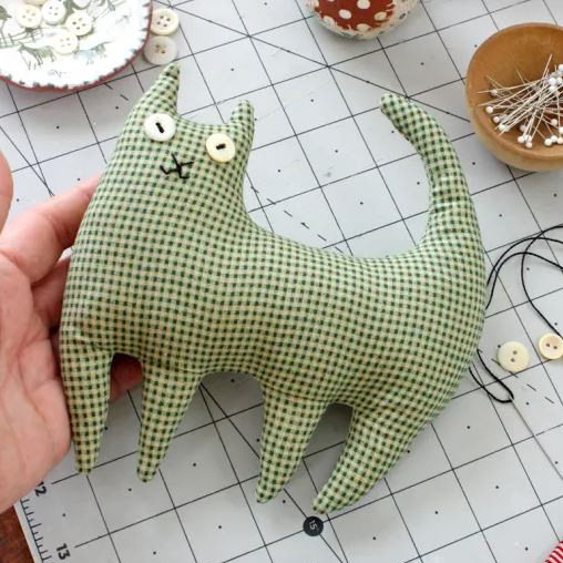Easy flat cat sewing pattern