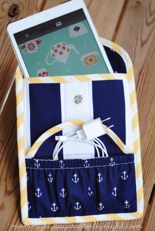 Fabric phone case pattern from fat quarters