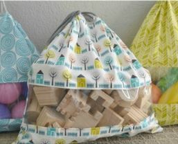 Drawstring bag for toys with window free pattern