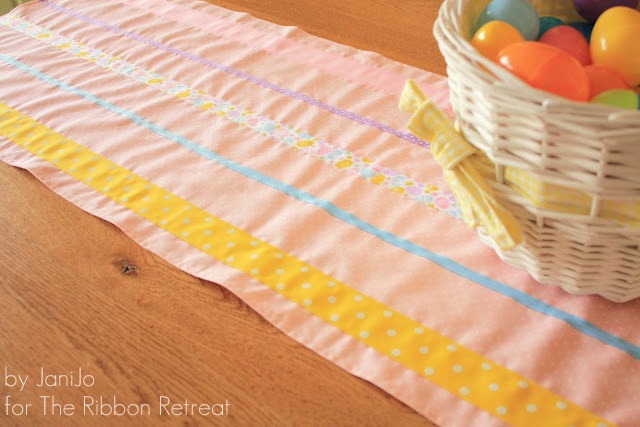 Simple easy table runner tutorial from ribbons
