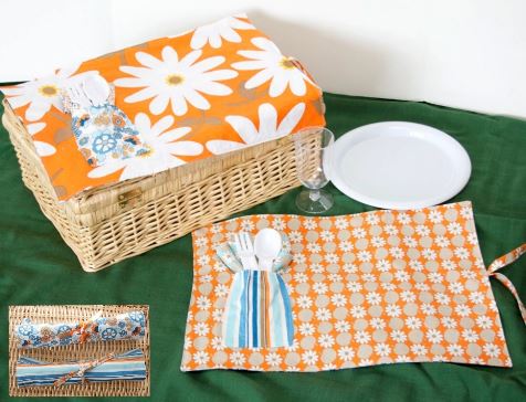 Picnic roll-up placemat pattern with pocket