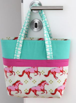 Small tote bag pattern with outside pocket