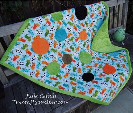 Baby quilt pattern with circles