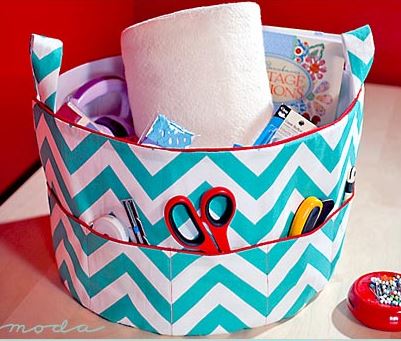 Fabric bucket with flat bottom and outside pockets sewing pattern