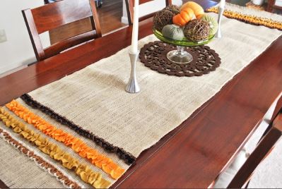 Rustic burlap fall Thanksgiving table runner with ruffles free pattern