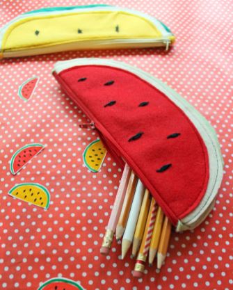 Watermelon shaped zipper pouch pattern